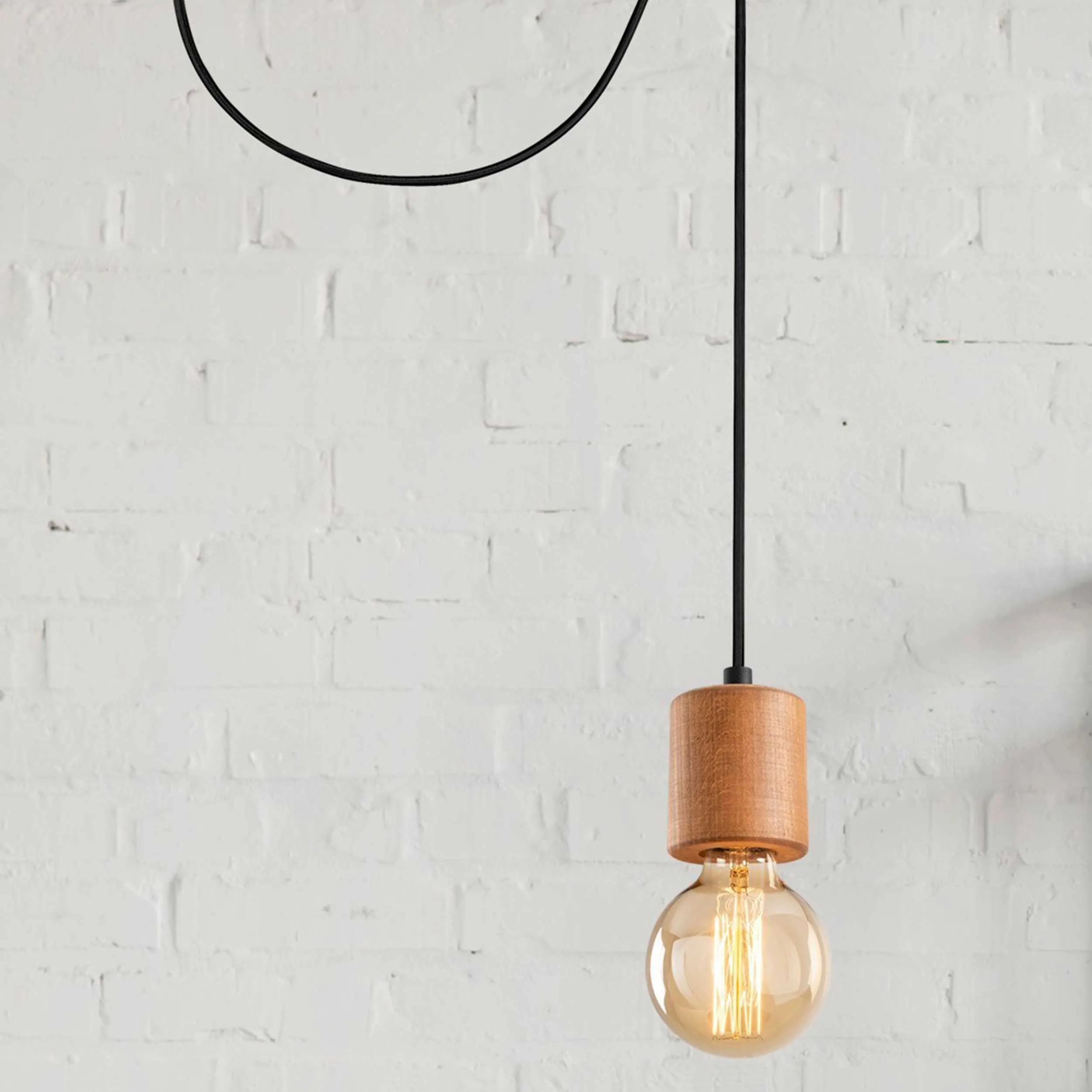 Xanthos Lustre | CORPS EN MÉTAL | Noir