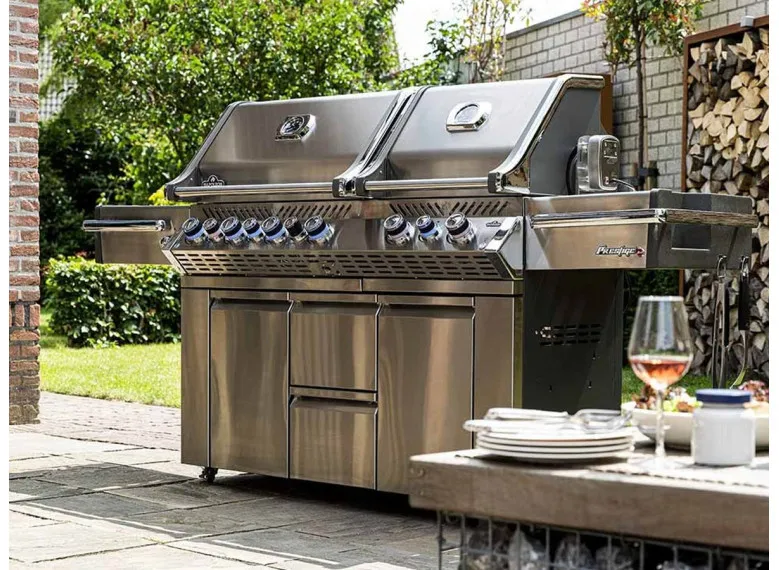 Barbecue à gaz Prestige Pro 825 SIB inox 4 brûleurs + 2 Sizzle Zone + brûleur arrière + fumoir - Napoleon