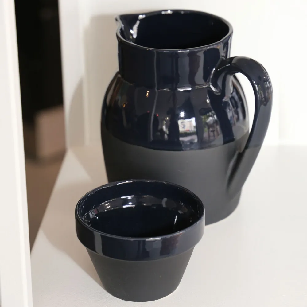 Pichet bleu en grès Manufacture de Digoin